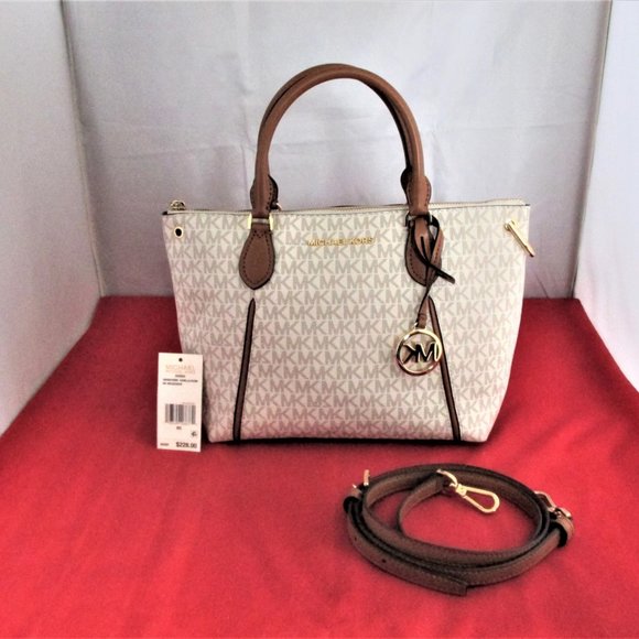 Michael Kors Sierra Signature Medium Messenger - Picture 1 of 13